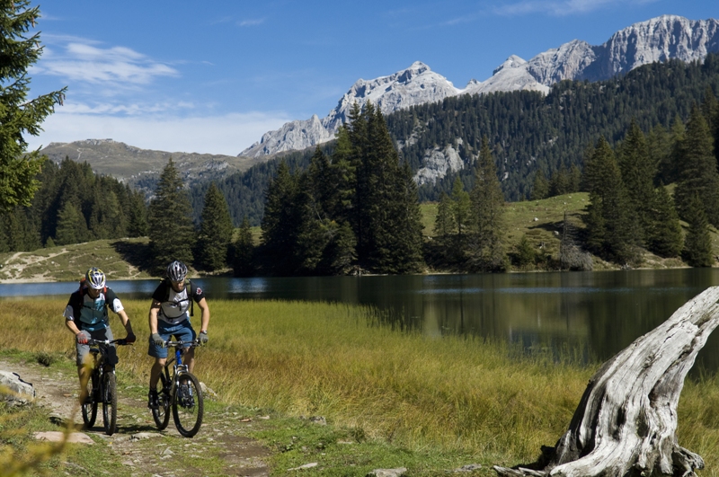 Sulla Paganella e le Dolomiti con la MTB | Garnì Lago Nembia